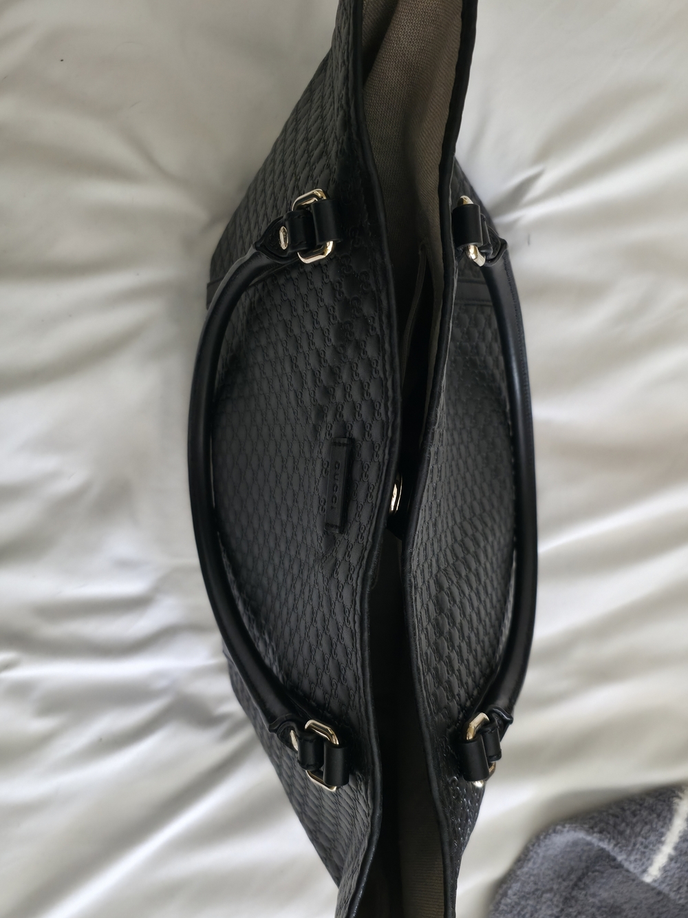 Gucci Microguccissima Bree Tote - Picture 7 of 9